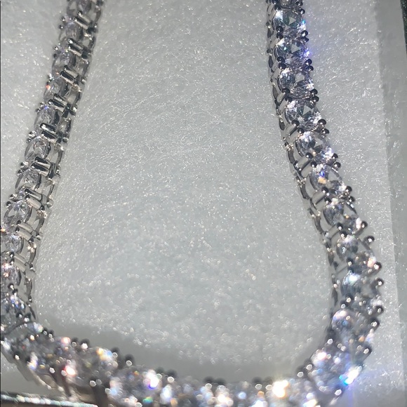 Neckless - Picture 2 of 3